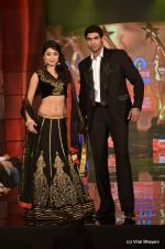 Shriya Saran at SIIMA Fashion show with designer Shravan on 21st June 2012 (136).JPG